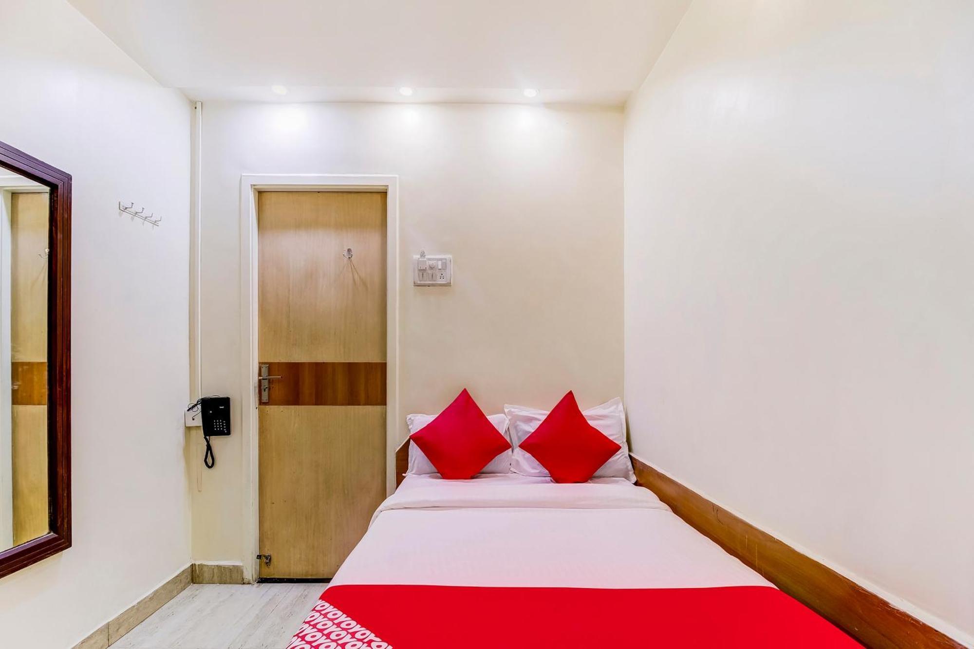 Super Oyo Hotel Dreamland Bombaim Exterior foto